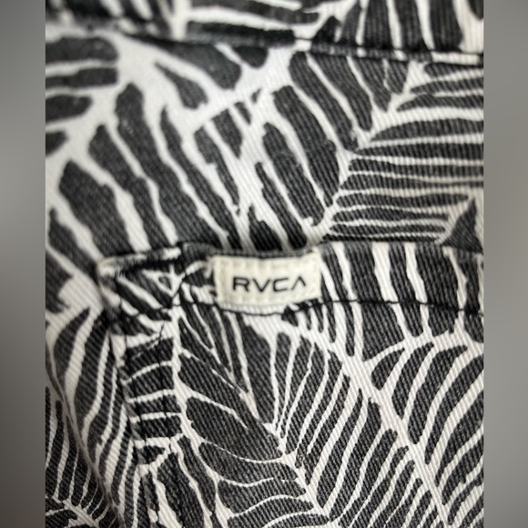 RVCA Overall Shorts - Picture 3 of 6